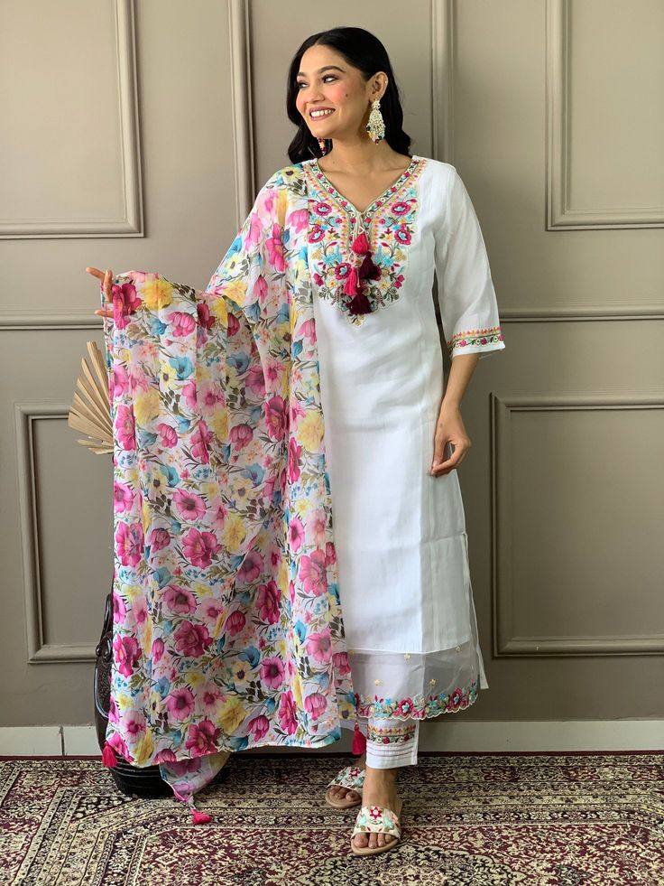 Wardrobe Staples: Kurtis with Pants for All Seasons